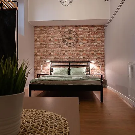 Albergue Wawel Automatic 24h *